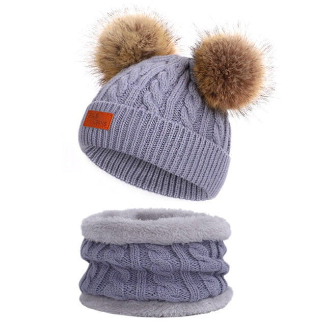 Gebreide Dubbele PomPon + Incl. GRATIS sjaaltje | Start Schattig met de Winter☃️