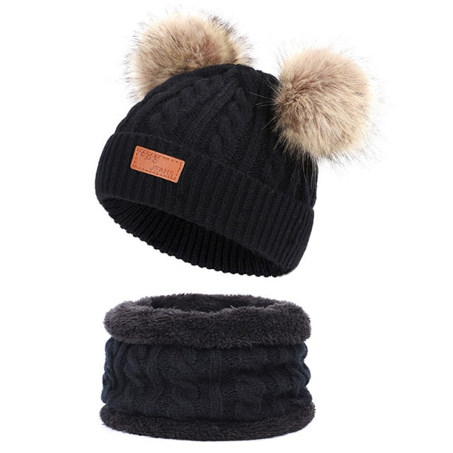 Gebreide Dubbele PomPon + Incl. GRATIS sjaaltje | Start Schattig met de Winter☃️